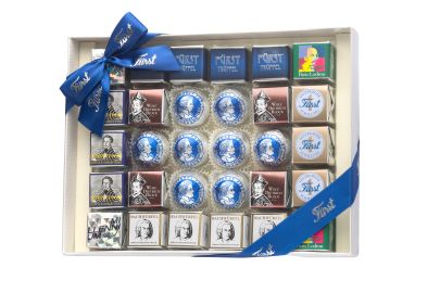 Assorted house specialities gift box, 30 pcs.