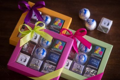 Assorted house specialities, decorative packaging, 9 pcs.