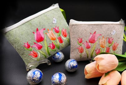 Felt pouch with 10 Original Salzburg Mozartkugeln